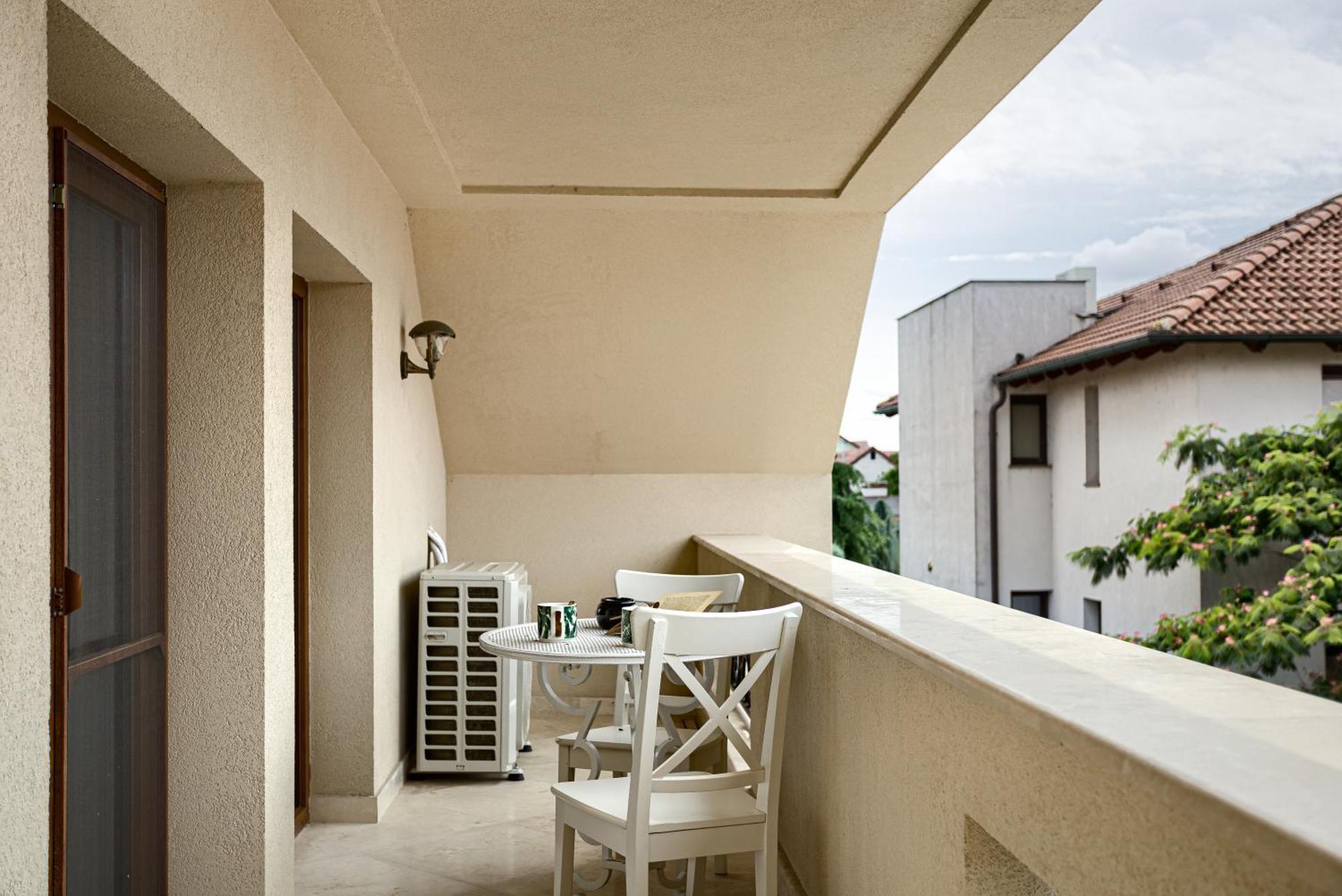 Sika Palladium Garden & Spa Central Apartment Arad Ngoại thất bức ảnh