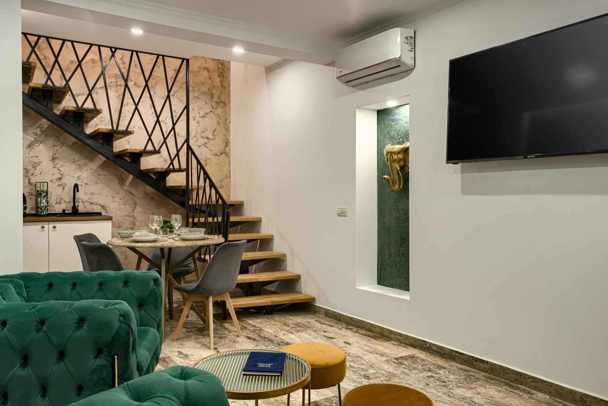 Sika Palladium Garden & Spa Central Apartment Arad Ngoại thất bức ảnh