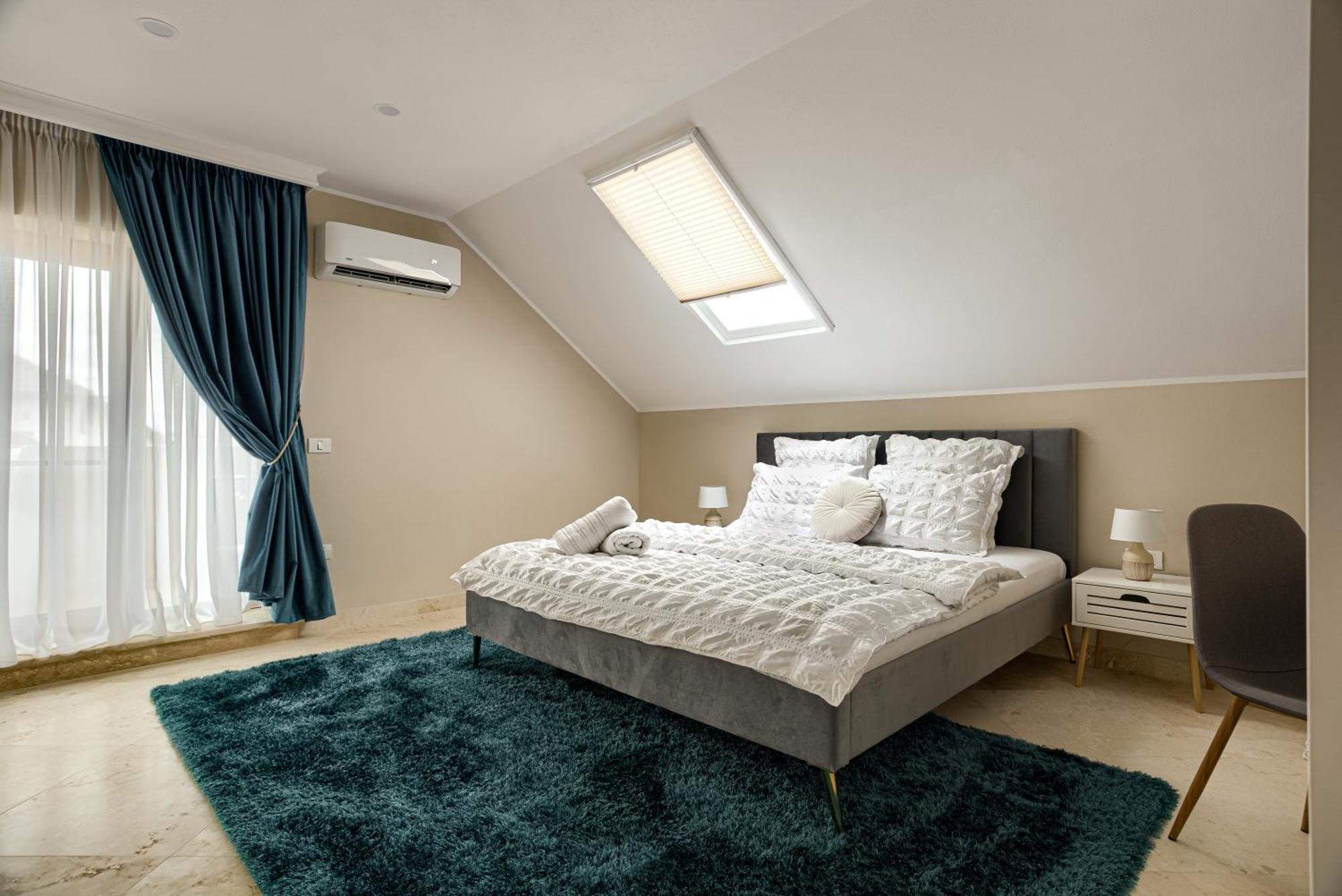 Sika Palladium Garden & Spa Central Apartment Arad Ngoại thất bức ảnh
