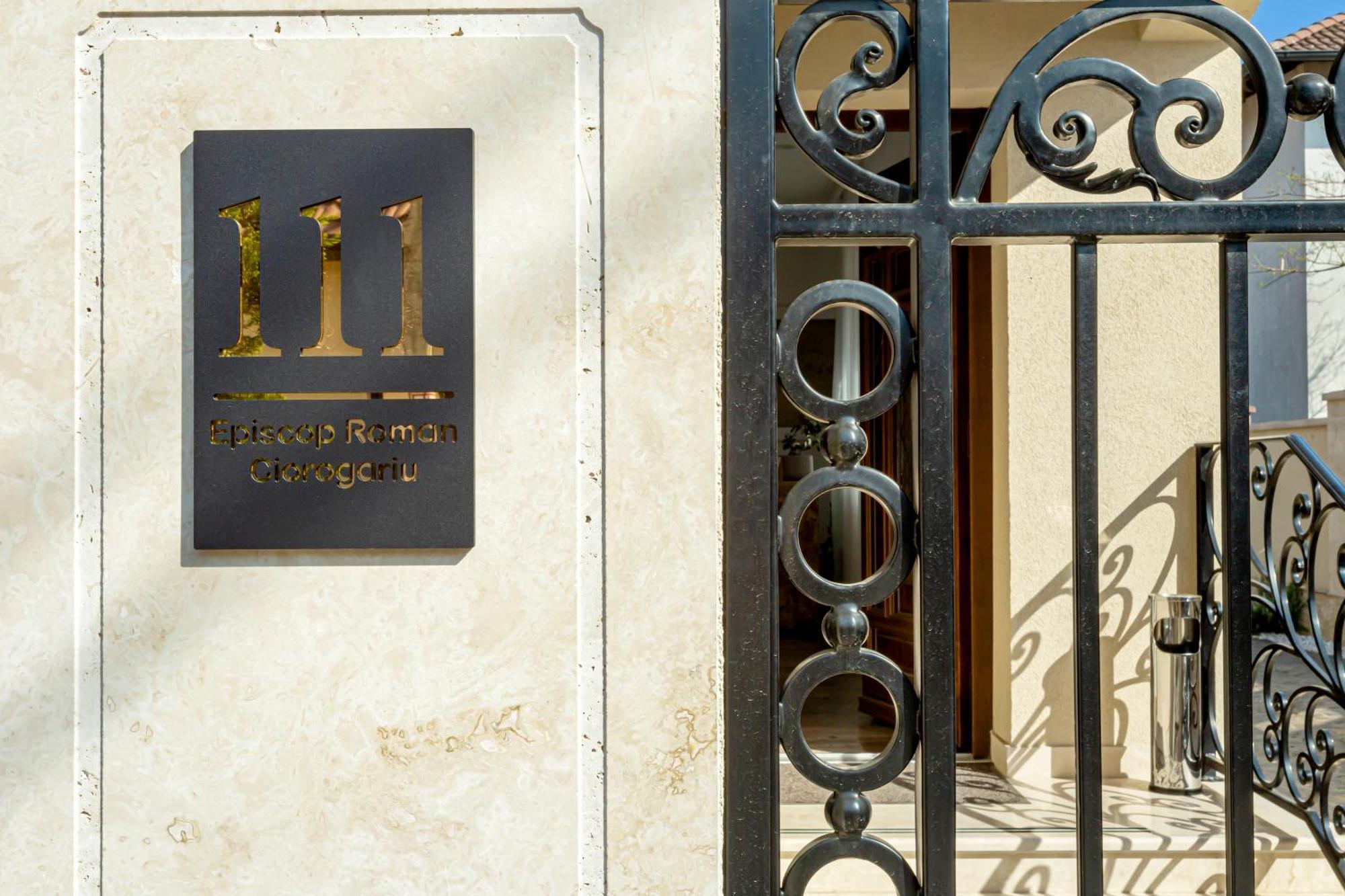 Sika Palladium Garden & Spa Central Apartment Arad Ngoại thất bức ảnh